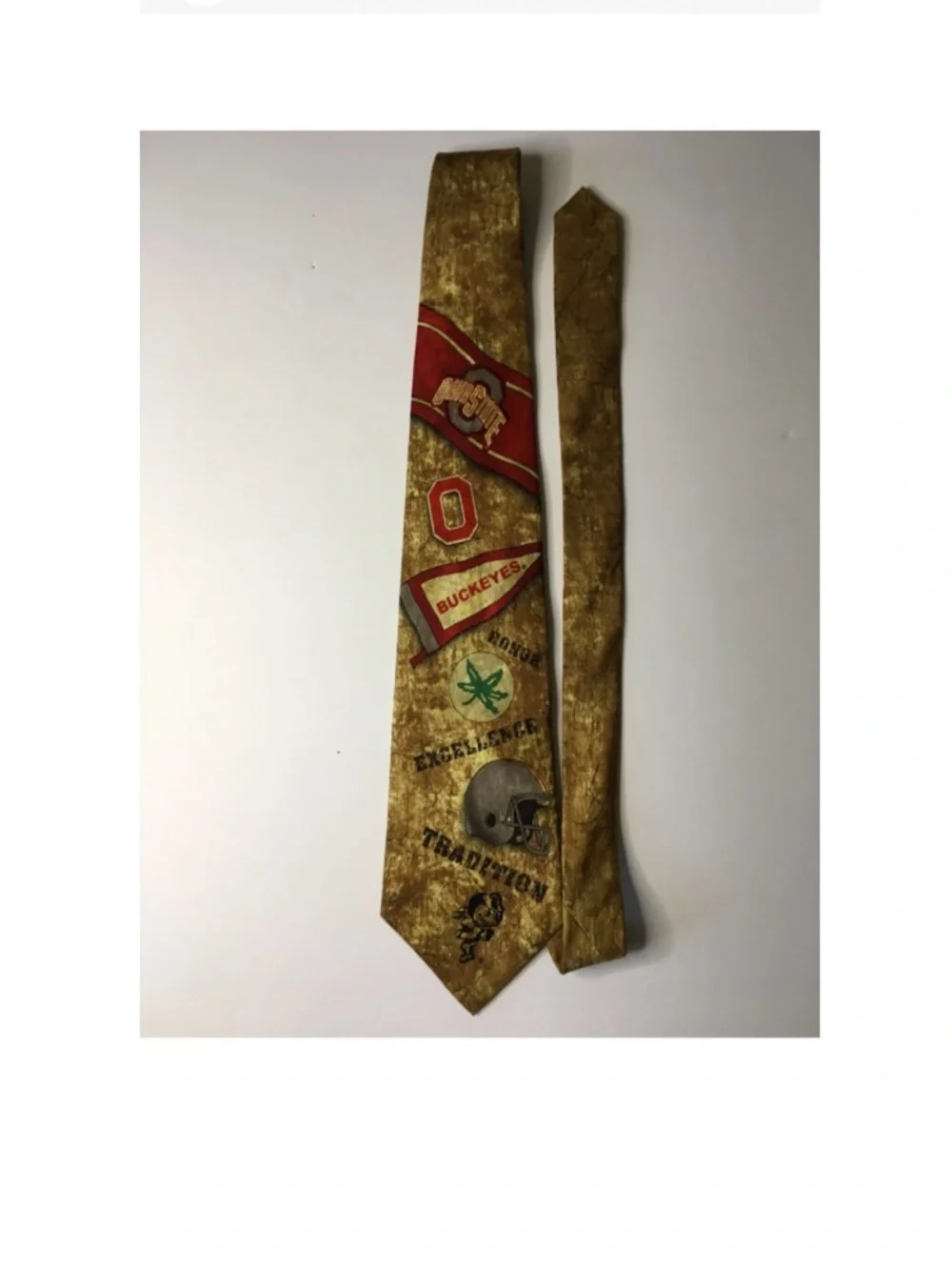 Gold Buckeyes-Themed Men's Tie with Collegiate Motifs